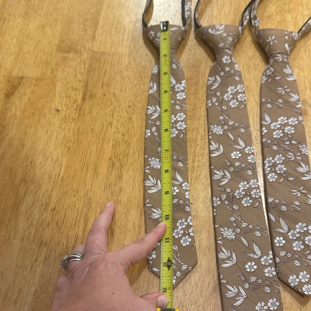 Floral Patterned Tan Ties